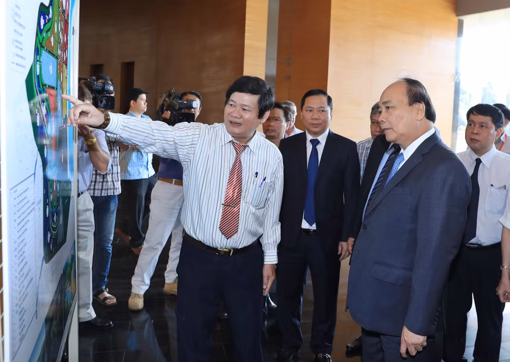 阮春福同意在平定省建设“科学与教育城市”的主张 ảnh 3