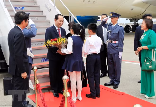 越南国家主席陈大光和夫人抵达东京 开始对日本进行国事访问 ảnh 1 越南国家主席陈大光和夫人抵达东京 开始对日本进行国事访问 ảnh 1
