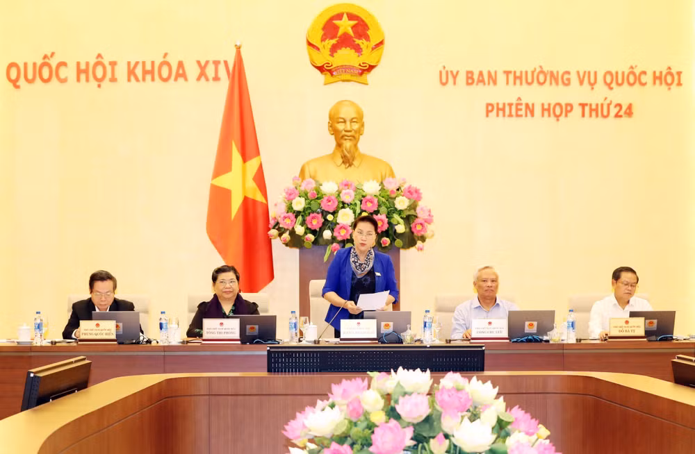 越南第十四届国会常委会第二十四次会议在河内开幕 ảnh 1 越南第十四届国会常委会第二十四次会议在河内开幕 ảnh 1