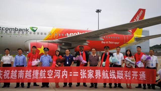 越南河内-中国张家界旅游航线正式开通 ảnh 1