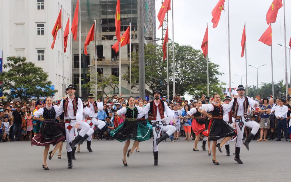 2018年顺化文化节活动圆满结束 ảnh 2 2018年顺化文化节活动圆满结束 ảnh 2