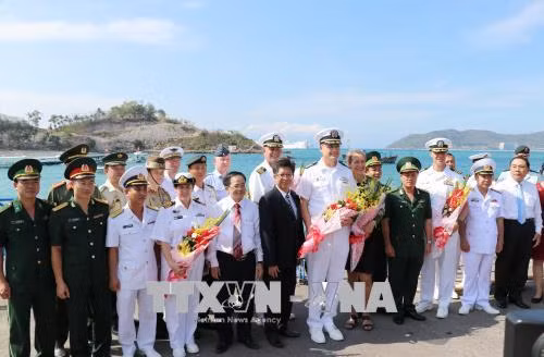 美国海军医疗舰“仁慈号” 抵达越南芽庄港开始《2018年太平洋伙伴计划》 ảnh 3 美国海军医疗舰“仁慈号” 抵达越南芽庄港开始《2018年太平洋伙伴计划》 ảnh 3