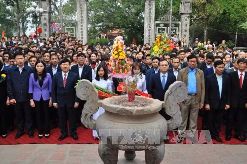 范五老将军出征抗敌742周年纪念典礼暨扶拥庙会开庙仪式在兴安省举行 ảnh 1 范五老将军出征抗敌742周年纪念典礼暨扶拥庙会开庙仪式在兴安省举行 ảnh 1