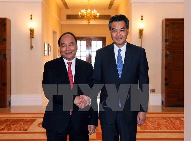 阮春福总理会见中国香港特别行政区行政长官梁振英 ảnh 1 阮春福总理会见中国香港特别行政区行政长官梁振英 ảnh 1
