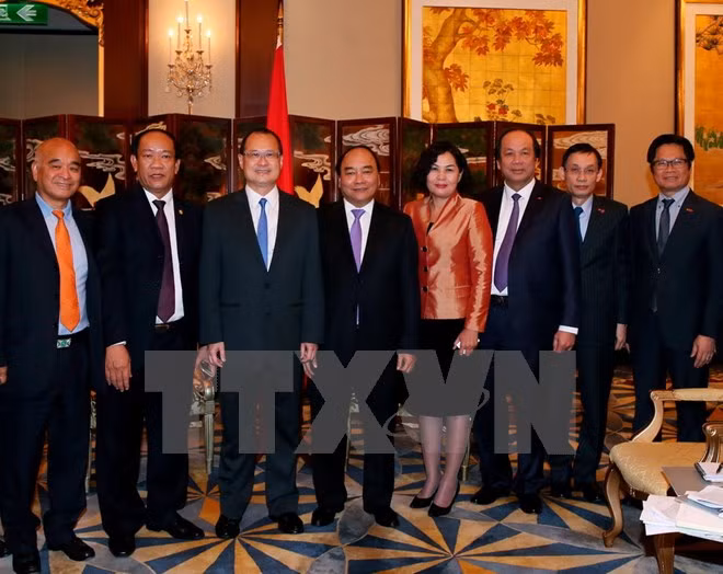 越南政府总理阮春福会见香港各企业和集团领导 ảnh 1 越南政府总理阮春福会见香港各企业和集团领导 ảnh 1