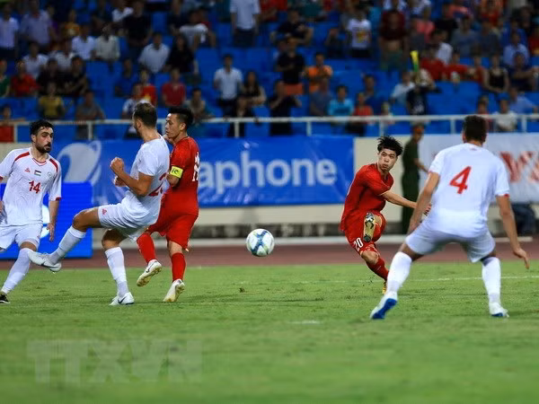 2018年VinaPhone杯U23国际足球锦标赛：越南队获得首场胜利 ảnh 1