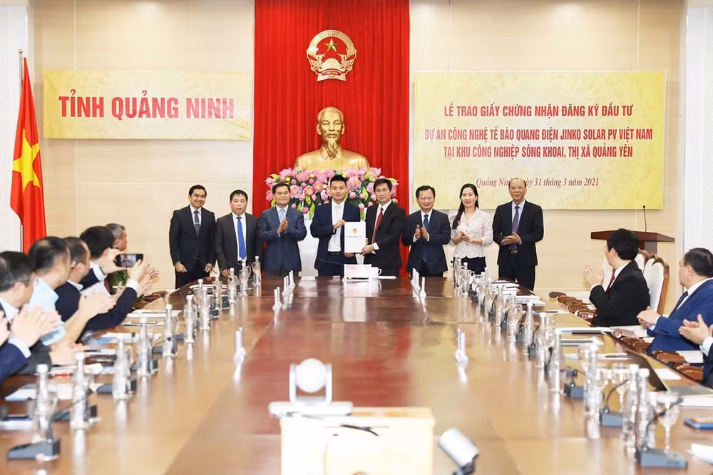 广宁省向投资总额为5亿美元的高科技项目颁发投资许可证 ảnh 1