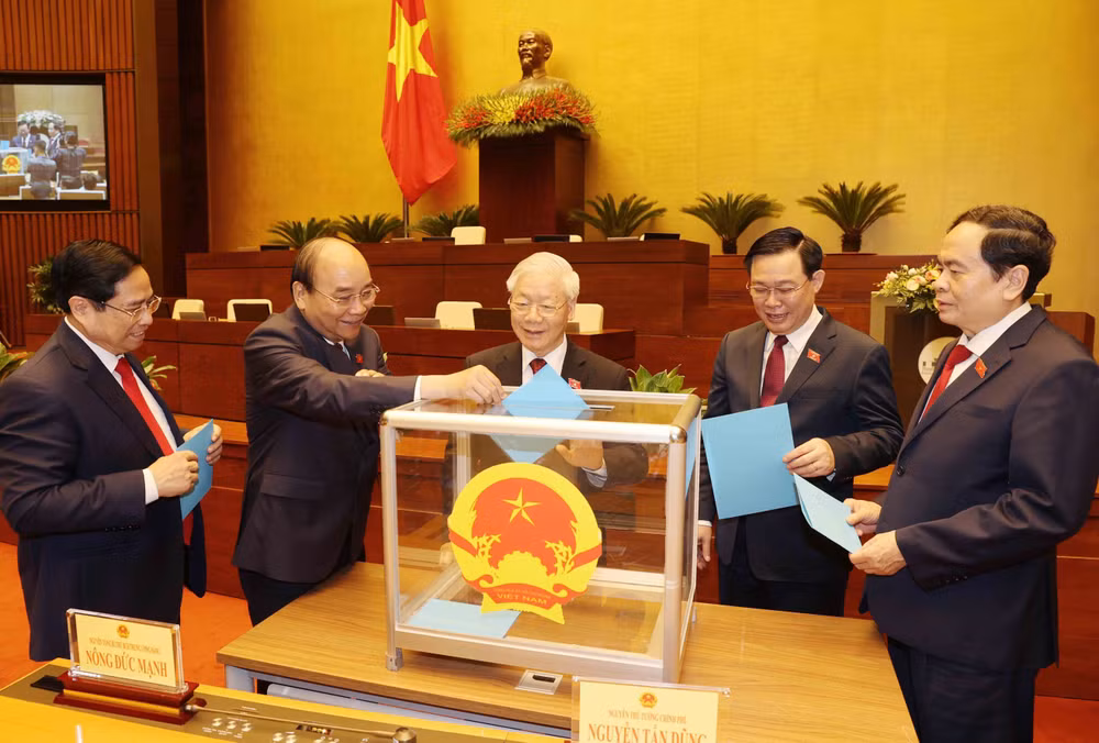 国会批准国家选举委员会副主席及委员和国防安全委员会副主席及委员名单 ảnh 2
