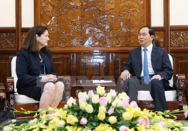 陈大光主席会见美国亚太经合组织国家中心总裁莫妮卡·惠利 ảnh 1