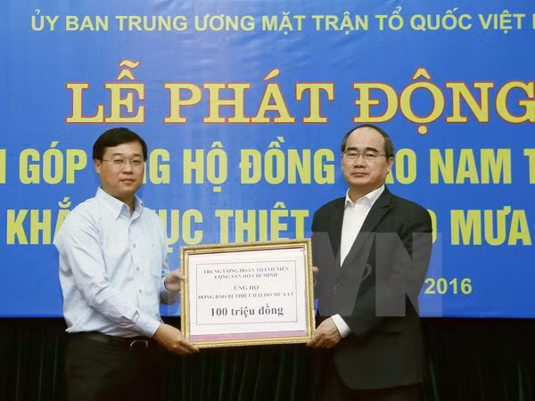 越南祖国阵线中央委员会主席呼吁为南中部和西原地区灾民提供援助 ảnh 1