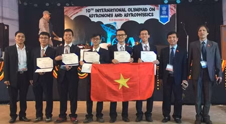 第十届国际天文与天体物理奥林匹克竞赛：越南学生团获得五个奖项 ảnh 1