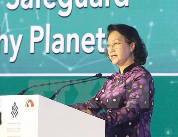 越南国会主席阮氏金银在“团结维护一颗健康的星球”讨论会上发言 ảnh 1