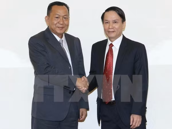 越通社社长与老挝巴特寮通讯社社长进行会谈 ảnh 1 越通社社长与老挝巴特寮通讯社社长进行会谈 ảnh 1