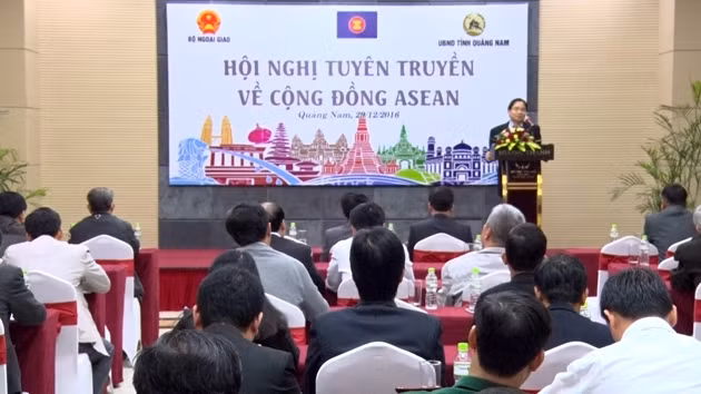 越南着力加强外办工作人员队伍对东盟共同体的了解 ảnh 1 越南着力加强外办工作人员队伍对东盟共同体的了解 ảnh 1