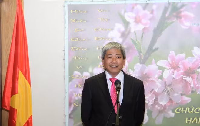 越南驻捷克和以色列大使馆开展迎新春和走访慰问活动 ảnh 2