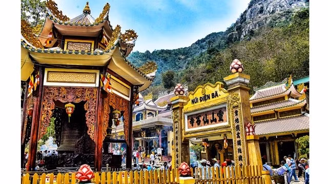 西宁省黑婆山国家级旅游区春节期间迎来第100万名游客 ảnh 1 西宁省黑婆山国家级旅游区春节期间迎来第100万名游客 ảnh 1