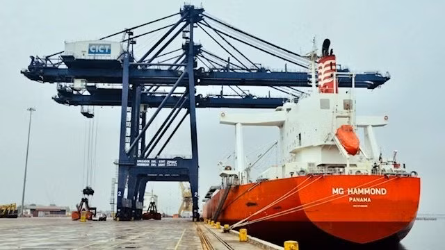 广宁省盖麟港迎来年初“开门红” ảnh 1 广宁省盖麟港迎来年初“开门红” ảnh 1