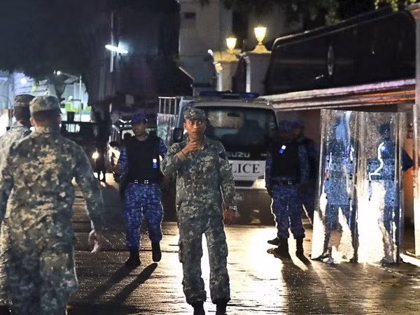 越南外交部提醒越南公民勿前往马尔代夫 ảnh 1