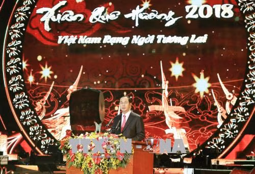 2018年家乡之春活动:国家一直欢迎亲爱的儿女回归祖国 ảnh 2 2018年家乡之春活动:国家一直欢迎亲爱的儿女回归祖国 ảnh 2