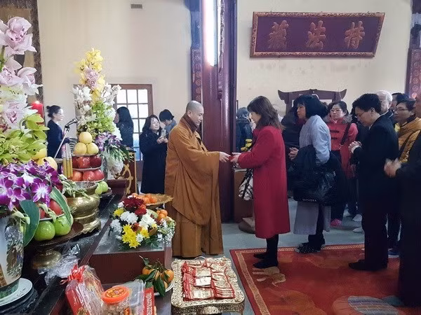 旅居法国和委内瑞拉越南人喜迎新春 ảnh 1