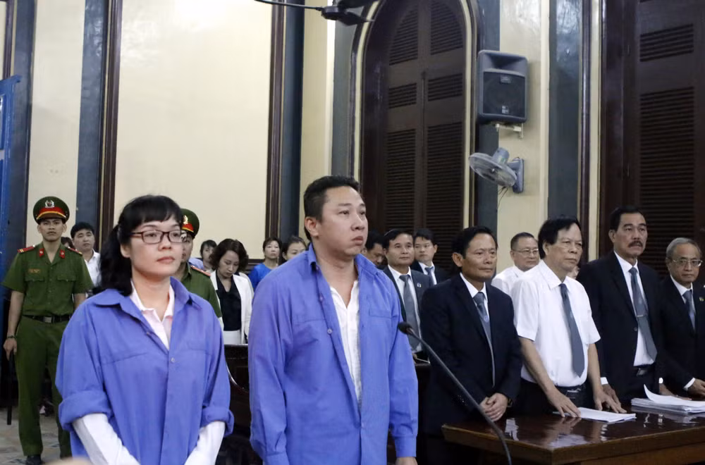 胡志明市人民法院一审开庭审理黄氏玄茹诈骗1万亿多越盾一案 ảnh 1 胡志明市人民法院一审开庭审理黄氏玄茹诈骗1万亿多越盾一案 ảnh 1