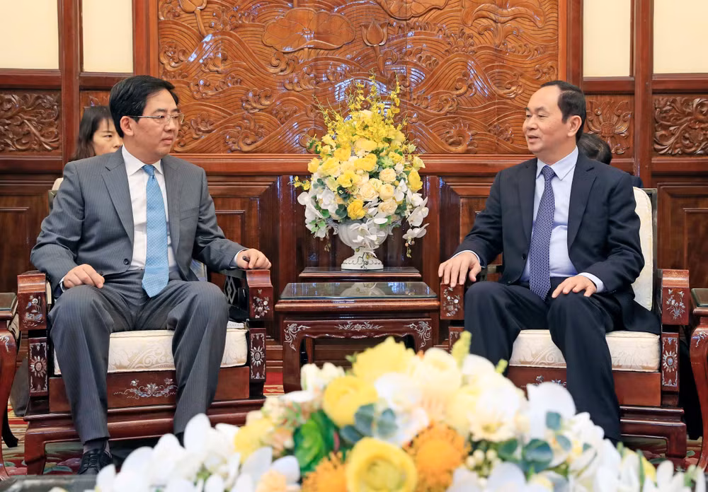 陈大光主席会见前来辞行拜会的中国驻越大使洪小勇 ảnh 2