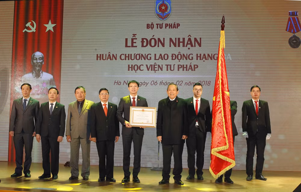 越南政府副总理张和平出席司法学院成立20周年纪念典礼 ảnh 2