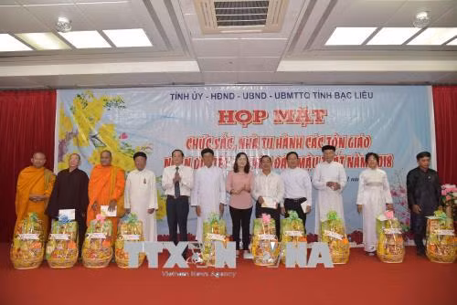 越南领导人春节前走访宗教团体和宗教活动场所 ảnh 2