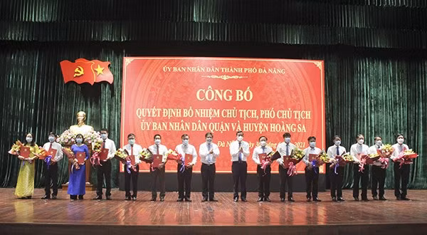  党建：黄沙岛县首次有县人民委员会副主席 ảnh 1