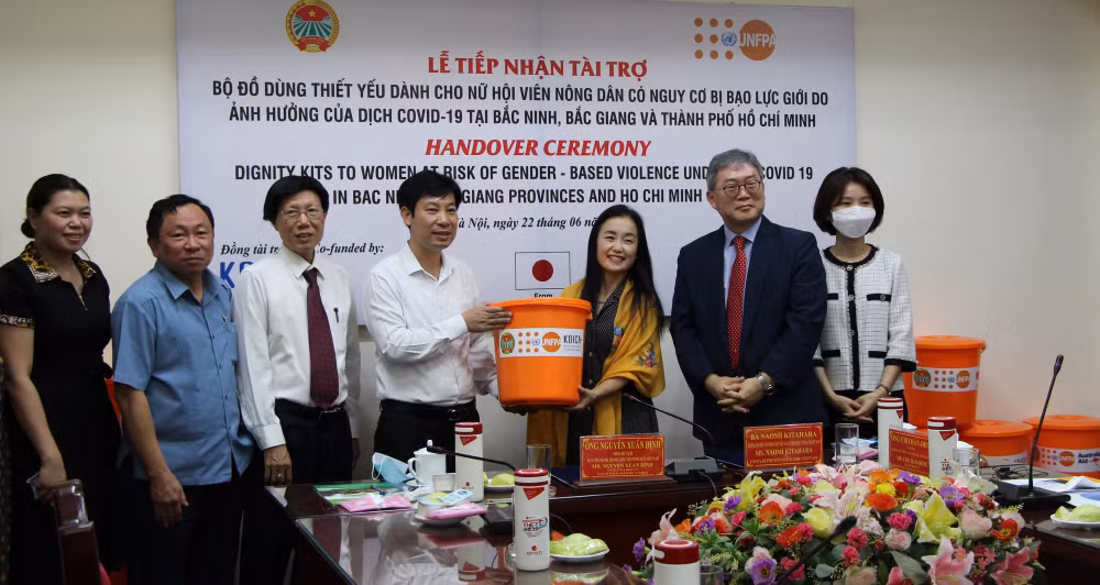 联合国人口基金会向越南疫区妇女儿童捐赠5000套必需品 ảnh 1 联合国人口基金会向越南疫区妇女儿童捐赠5000套必需品 ảnh 1