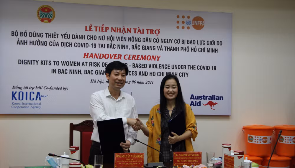 联合国人口基金会向越南疫区妇女儿童捐赠5000套必需品 ảnh 2 联合国人口基金会向越南疫区妇女儿童捐赠5000套必需品 ảnh 2