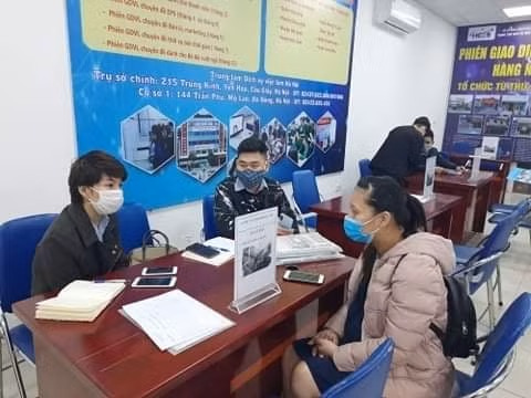 河内市努力减轻疫情冲击 凝心聚力解决好就业问题 ảnh 1 河内市努力减轻疫情冲击 凝心聚力解决好就业问题 ảnh 1