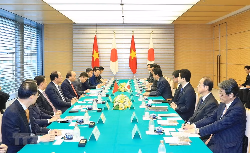 政府总理阮春福与日本首相安倍晋三举行会谈 ảnh 3 政府总理阮春福与日本首相安倍晋三举行会谈 ảnh 3