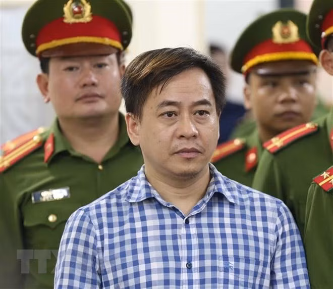 东亚股份商业银行损失3.6万亿越盾一案 25名涉案人被追诉 ảnh 1 东亚股份商业银行损失3.6万亿越盾一案 25名涉案人被追诉 ảnh 1