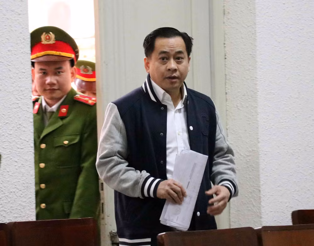 人民检察院建议审判委员会判处潘文英武有期徒刑14年至15年 ảnh 3