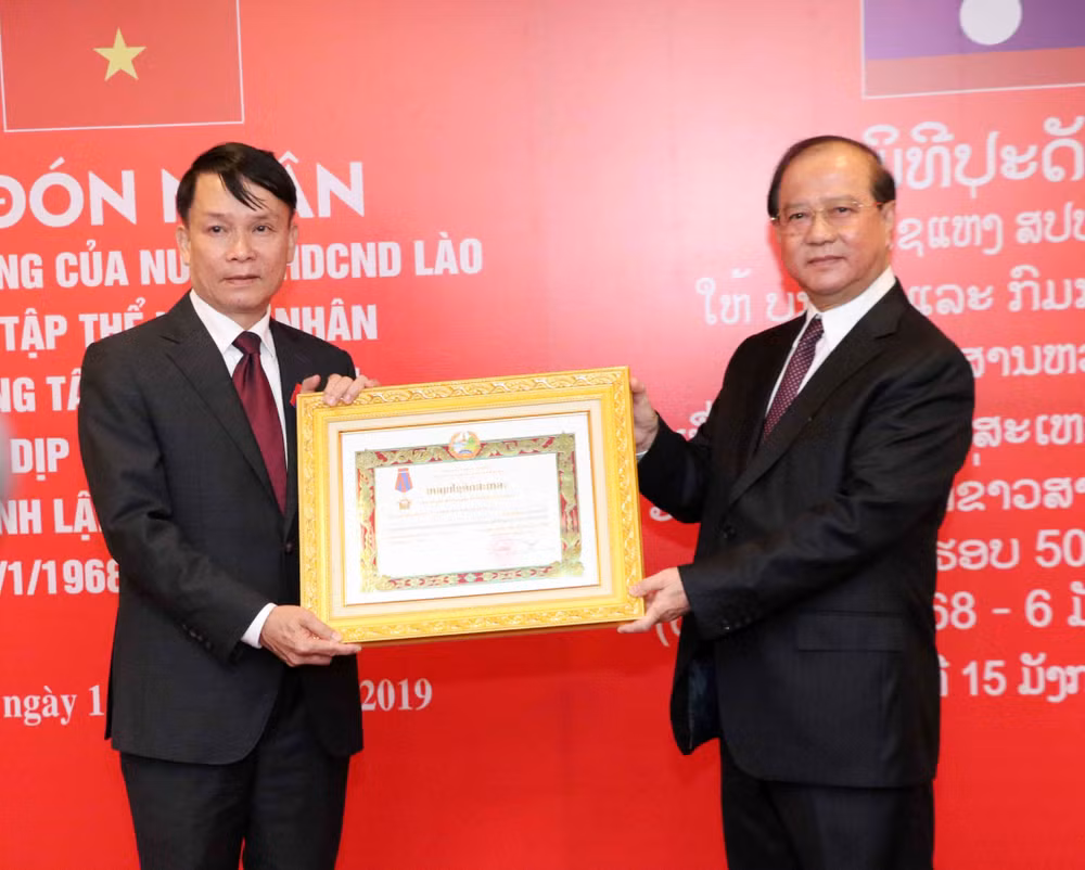越通社荣获老挝自由勋章 ảnh 1 越通社荣获老挝自由勋章 ảnh 1