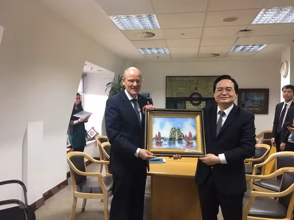 越南与英国加强教育合作 ảnh 1 越南与英国加强教育合作 ảnh 1
