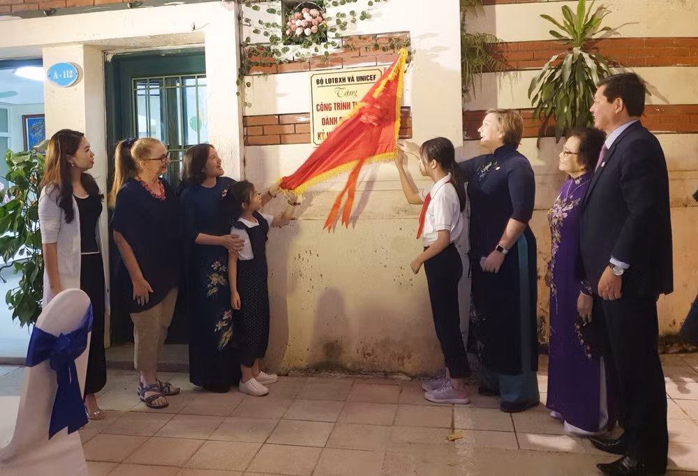 儿童图书馆:看书、上网与电话咨询的综合空间 ảnh 1 儿童图书馆:看书、上网与电话咨询的综合空间 ảnh 1