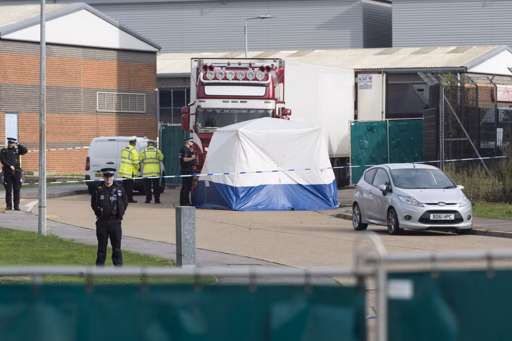 英国货车39人死亡案：英国警方指控另一名男子犯有贩卖人口罪 ảnh 1