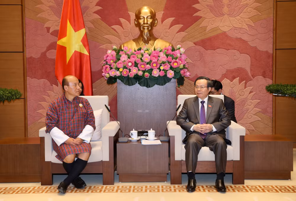 越南国会副主席冯国显会见不丹审计署审计长切细·克桑 ảnh 1 越南国会副主席冯国显会见不丹审计署审计长切细·克桑 ảnh 1