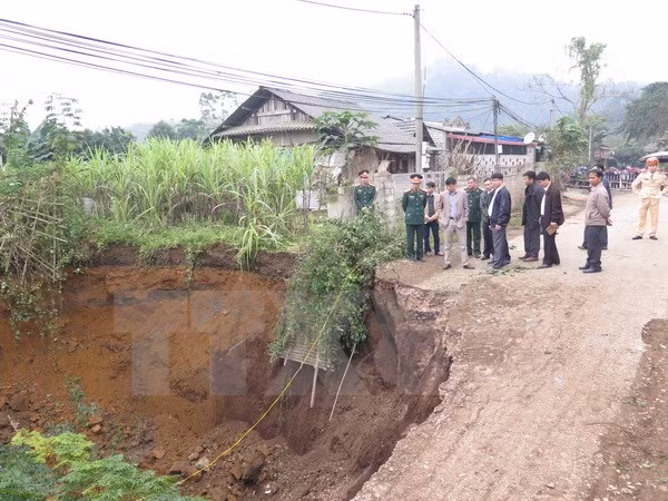 越南北件省发生地陷坑深约20米 ảnh 1