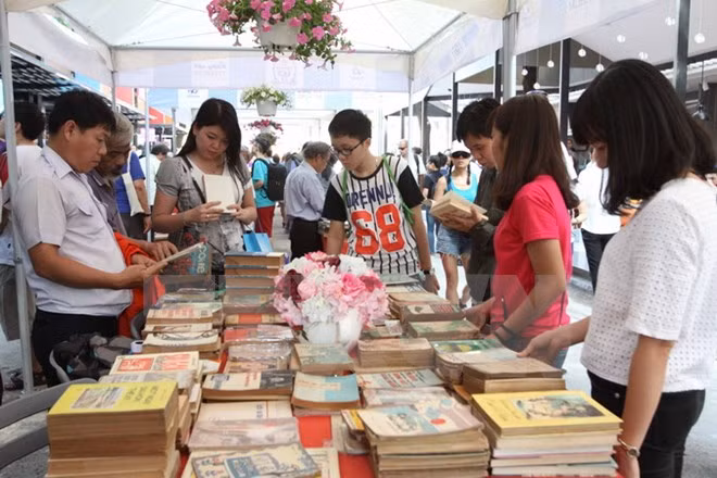胡志明市图书街培养读书的兴趣 ảnh 1 胡志明市图书街培养读书的兴趣 ảnh 1