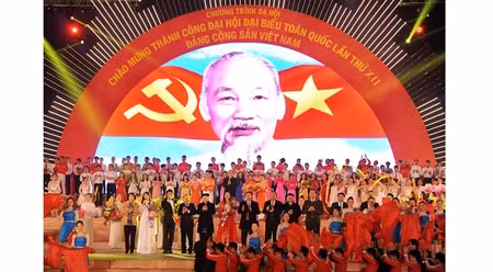 社论：兴奋而骄傲地继续踏上新征程 ảnh 1