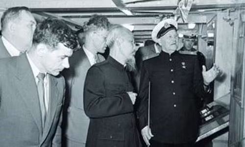 俄国十月革命与胡志明 ảnh 1 俄国十月革命与胡志明 ảnh 1
