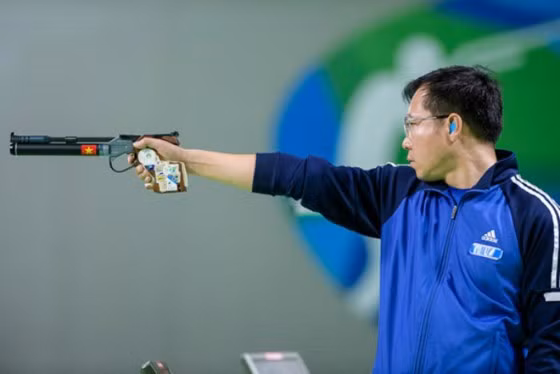 越南射击运动员黄春荣仍稳居男子10米气手枪世界第一 ảnh 1