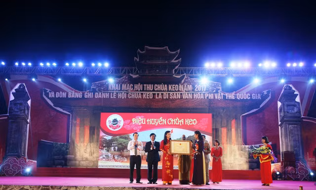 越南太平省神光寺庙会被公认为国家级非物质文化遗产 ảnh 1 越南太平省神光寺庙会被公认为国家级非物质文化遗产 ảnh 1