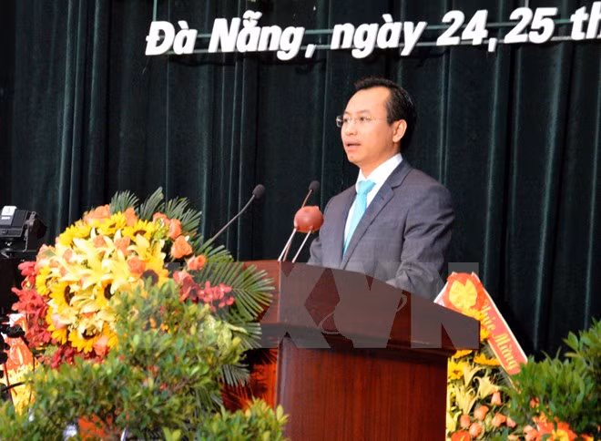 越共中央政治局对岘港市委常务委员会给予警告处分 ảnh 1 越共中央政治局对岘港市委常务委员会给予警告处分 ảnh 1