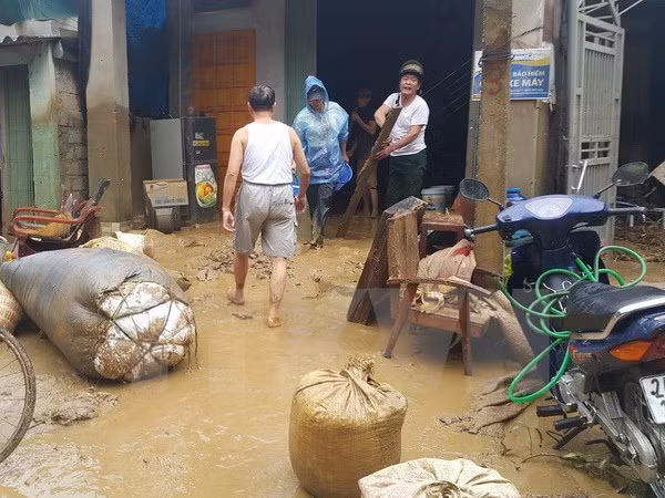 老街和莱州遭暴雨洪水 政府总理指导集中力量开展救灾工作 ảnh 1 老街和莱州遭暴雨洪水 政府总理指导集中力量开展救灾工作 ảnh 1