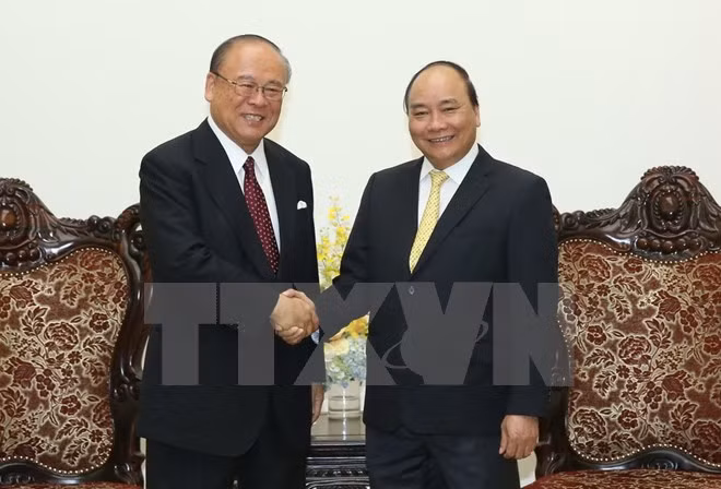 越南政府总理阮春福会见日越友好议员联盟特别顾问武部勤 ảnh 1 越南政府总理阮春福会见日越友好议员联盟特别顾问武部勤 ảnh 1
