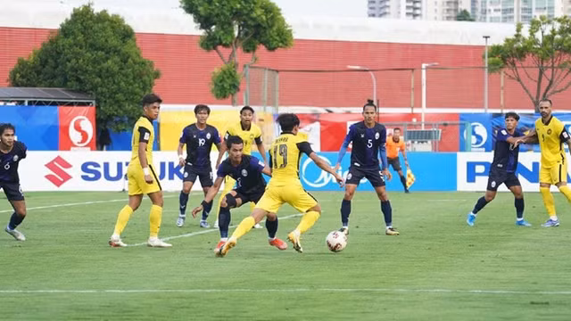 2020年“铃木杯”东南亚男足锦标赛:马来西亚队3-1击败柬埔寨队 ảnh 1 2020年“铃木杯”东南亚男足锦标赛:马来西亚队3-1击败柬埔寨队 ảnh 1